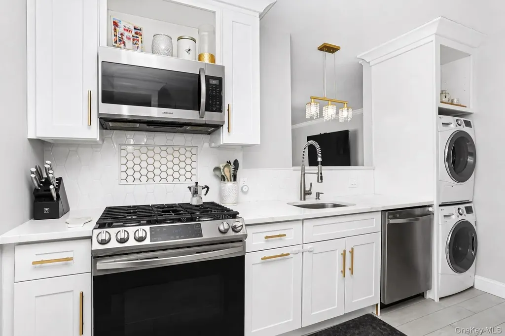 76 Lawrence Court White Plains NY 10603