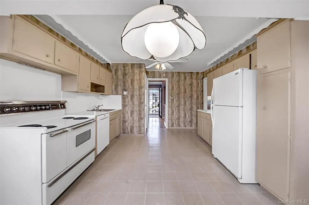 25 Lake Shore Boulevard Massapequa NY 11758
