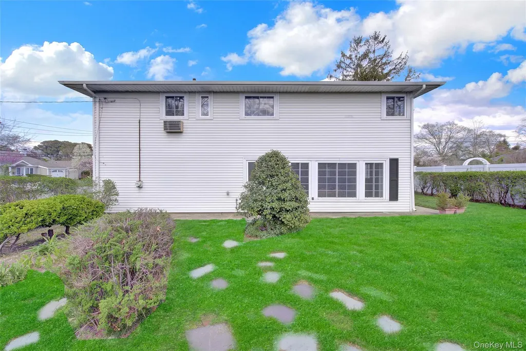 25 Lake Shore Boulevard Massapequa NY 11758