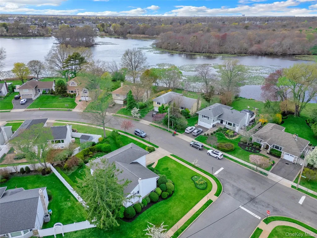 25 Lake Shore Boulevard Massapequa NY 11758