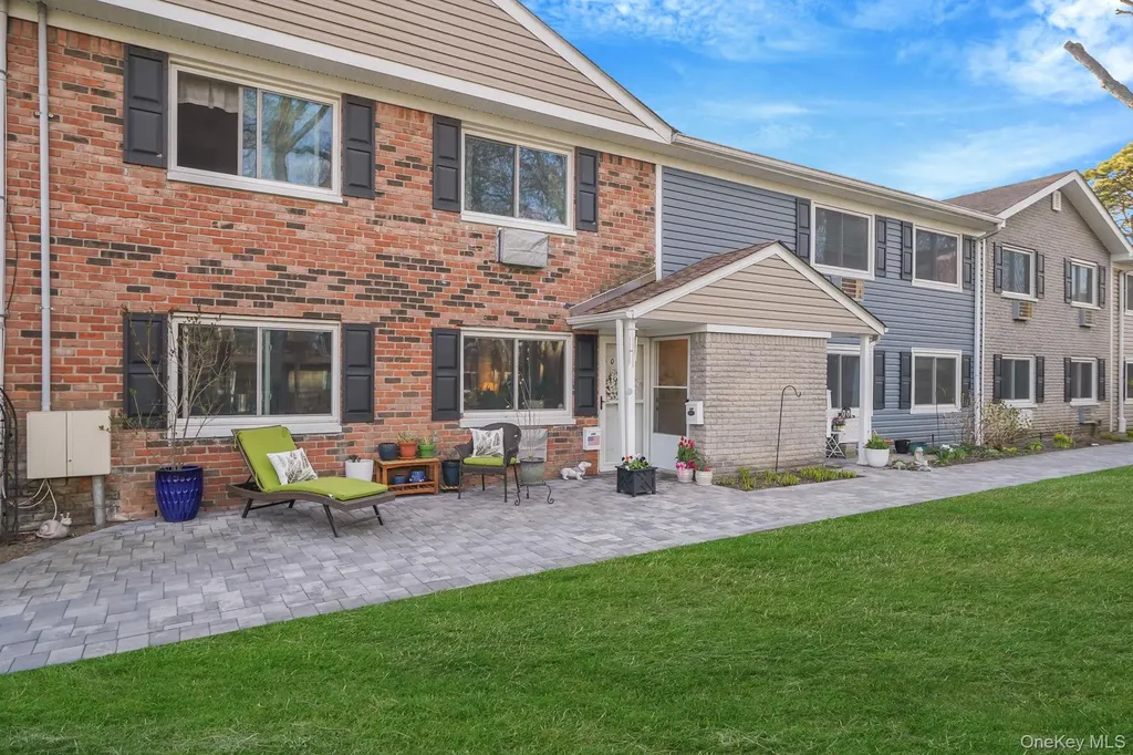 40 W 4th Street Patchogue NY 11772