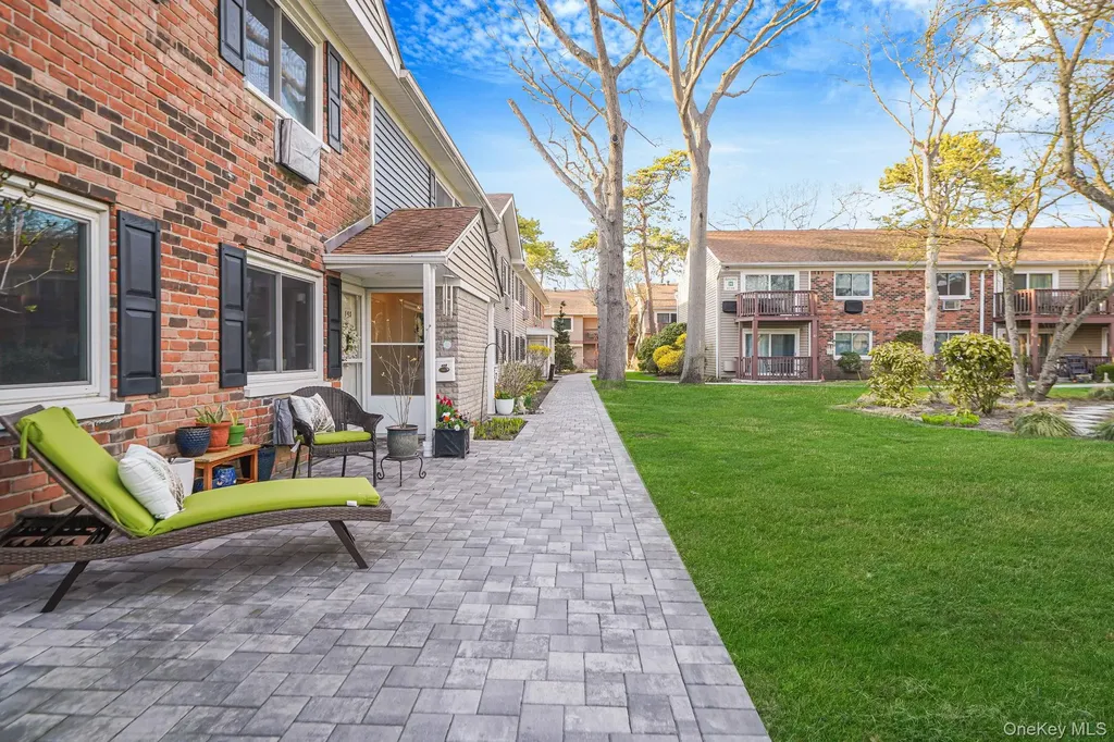 40 W 4th Street Patchogue NY 11772