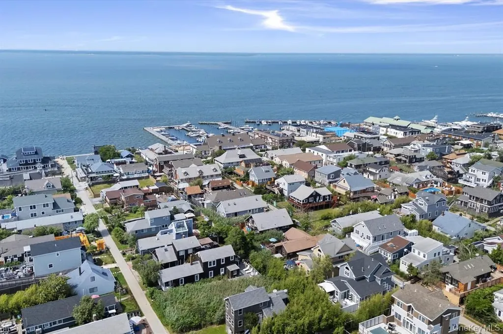 17 Bungalow Walk Ocean Beach NY 11770