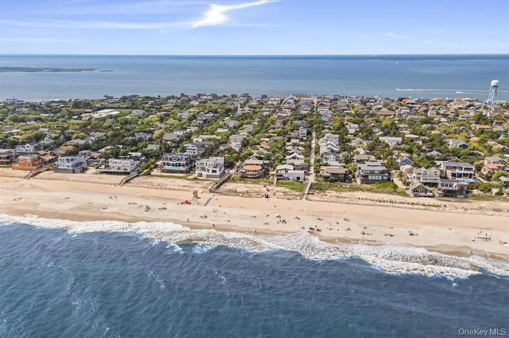 17 Bungalow Walk Ocean Beach NY 11770