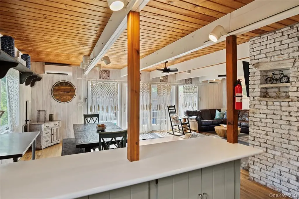 17 Bungalow Walk Ocean Beach NY 11770