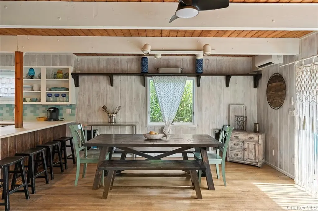 17 Bungalow Walk Ocean Beach NY 11770