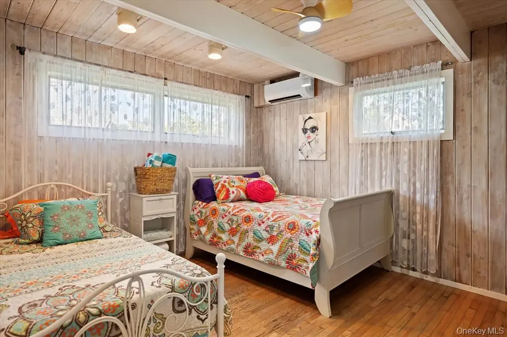 17 Bungalow Walk Ocean Beach NY 11770