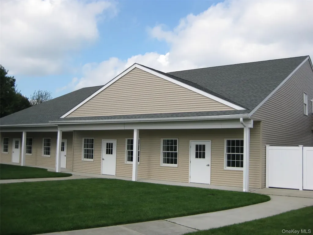 1116 Main Road Riverhead NY 11901
