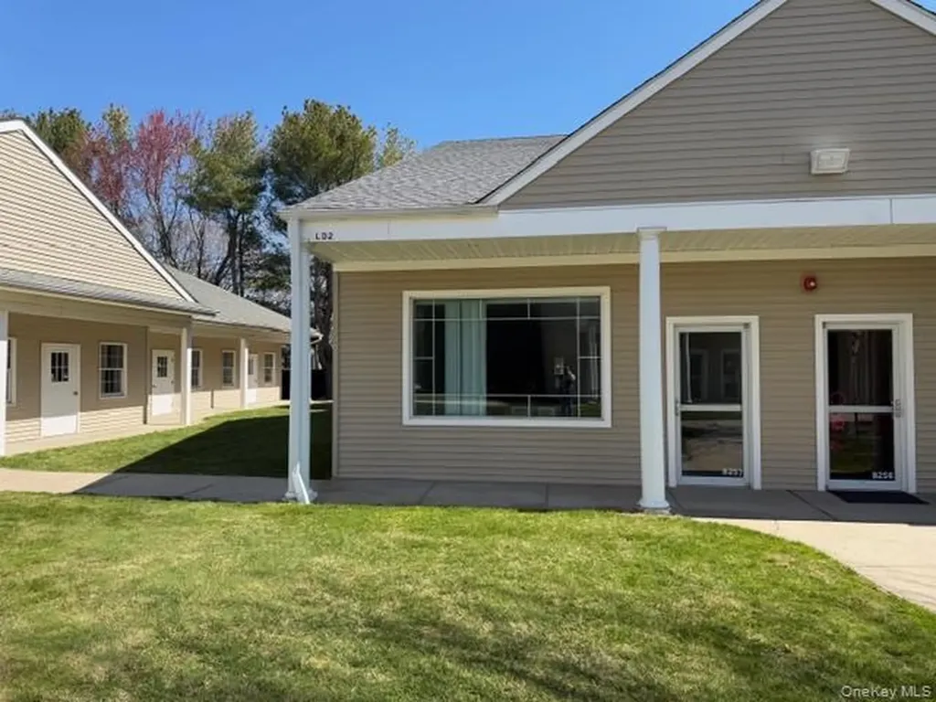 1116 Main Road Riverhead NY 11901