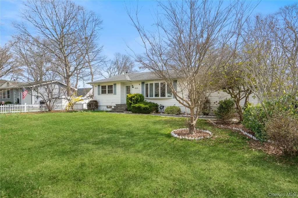 199 Concord Road Shirley NY 11967