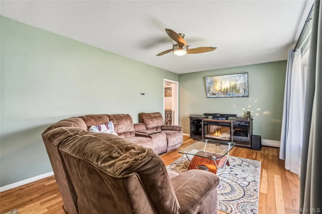199 Concord Road Shirley NY 11967