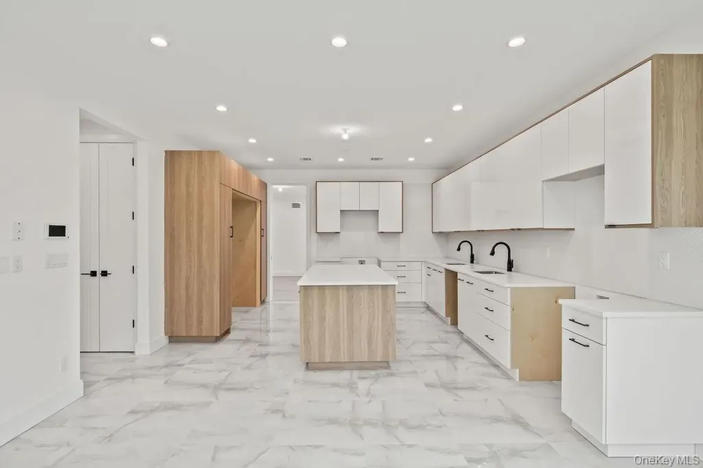 105 N Cole Avenue Spring Valley NY 10977