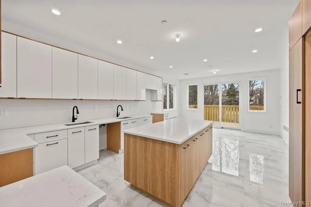105 N Cole Avenue Spring Valley NY 10977