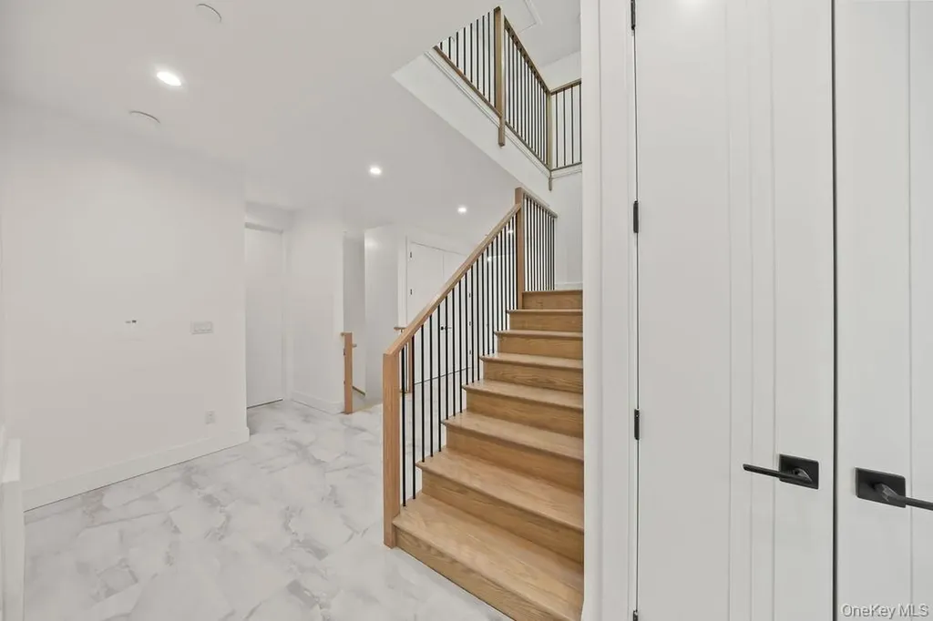 105 N Cole Avenue Spring Valley NY 10977