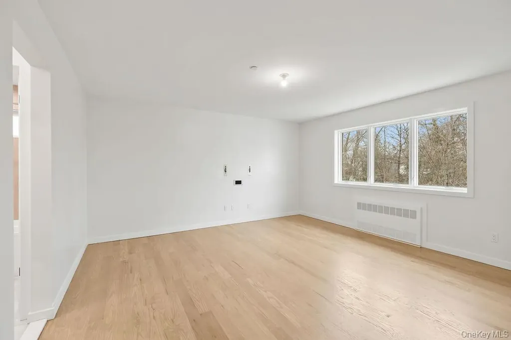 105 N Cole Avenue Spring Valley NY 10977