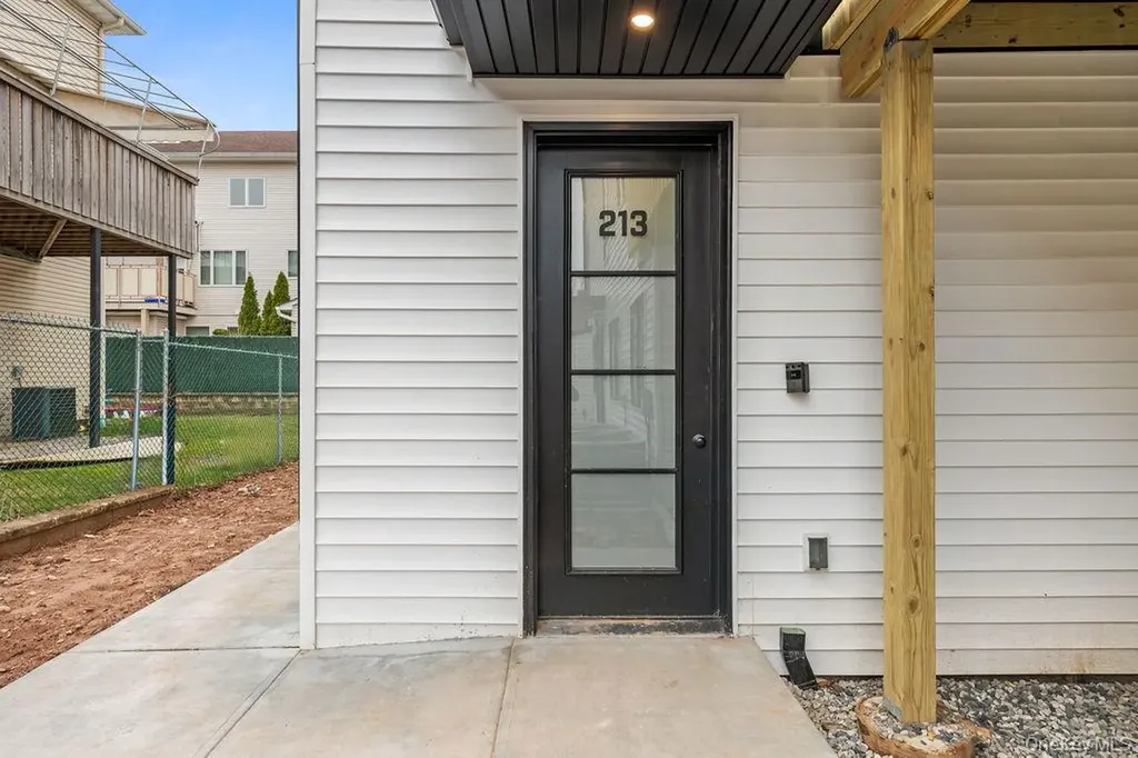 105 N Cole Avenue Spring Valley NY 10977