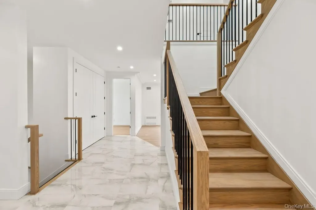 105 N Cole Avenue Spring Valley NY 10977