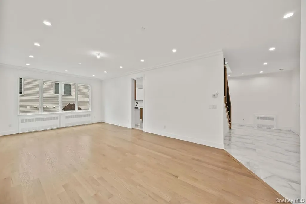105 N Cole Avenue Spring Valley NY 10977