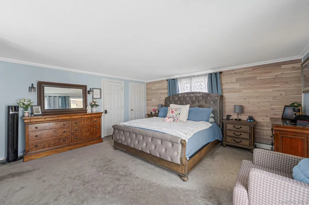 2 Sutton Place Massapequa NY 11758