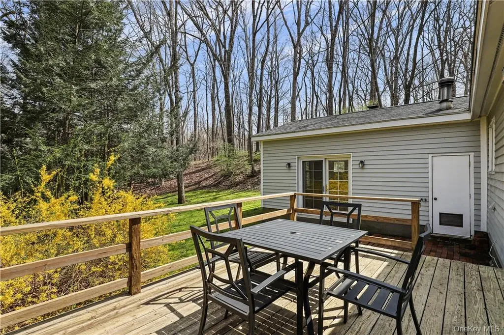 165 Old Post Road Bedford NY 10549