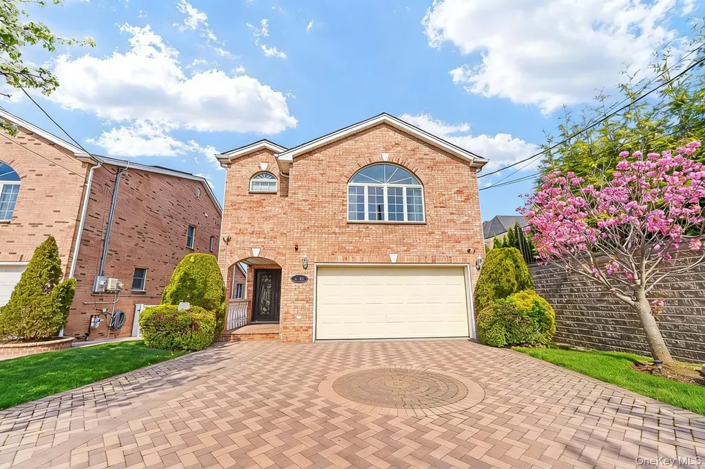 335 Cresthaven Lane Whitestone NY 11357
