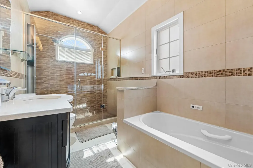 335 Cresthaven Lane Whitestone NY 11357