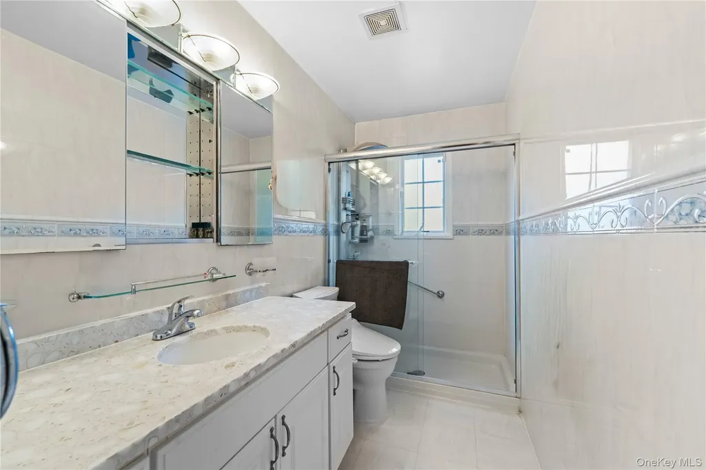 335 Cresthaven Lane Whitestone NY 11357