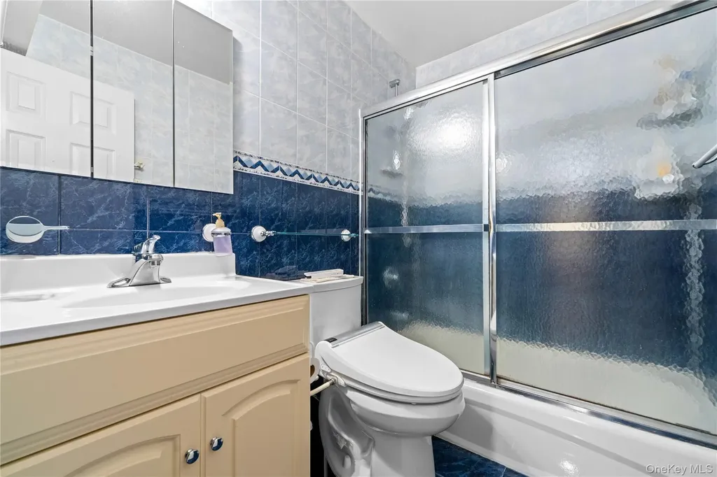 335 Cresthaven Lane Whitestone NY 11357