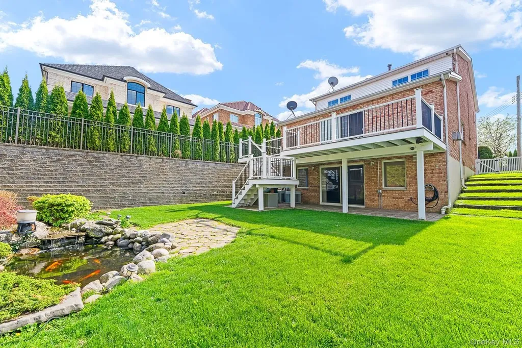 335 Cresthaven Lane Whitestone NY 11357