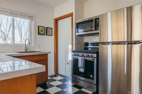 32 Ten Broeck Avenue Hudson NY 12534