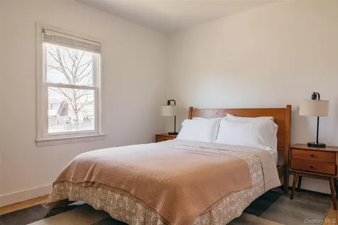 32 Ten Broeck Avenue Hudson NY 12534