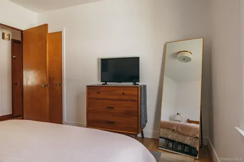 32 Ten Broeck Avenue Hudson NY 12534
