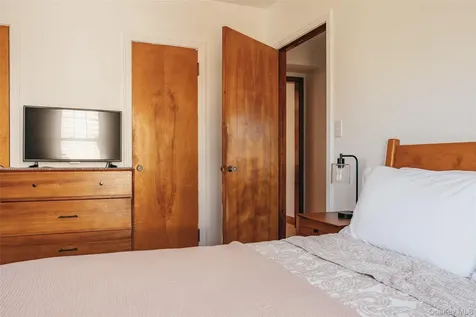 32 Ten Broeck Avenue Hudson NY 12534