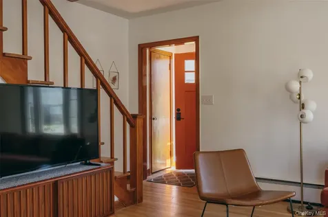 32 Ten Broeck Avenue Hudson NY 12534