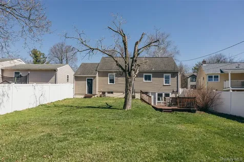 32 Ten Broeck Avenue Hudson NY 12534