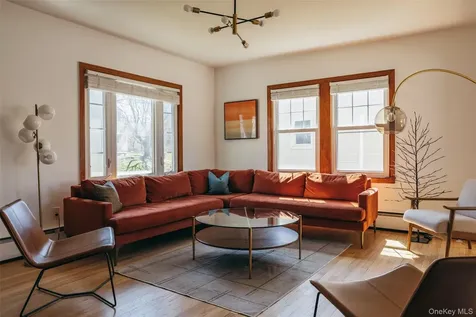 32 Ten Broeck Avenue Hudson NY 12534
