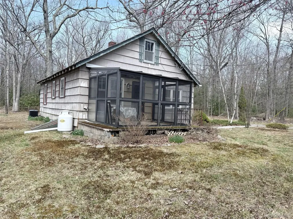 5 Loop Road Wurtsboro NY 12790