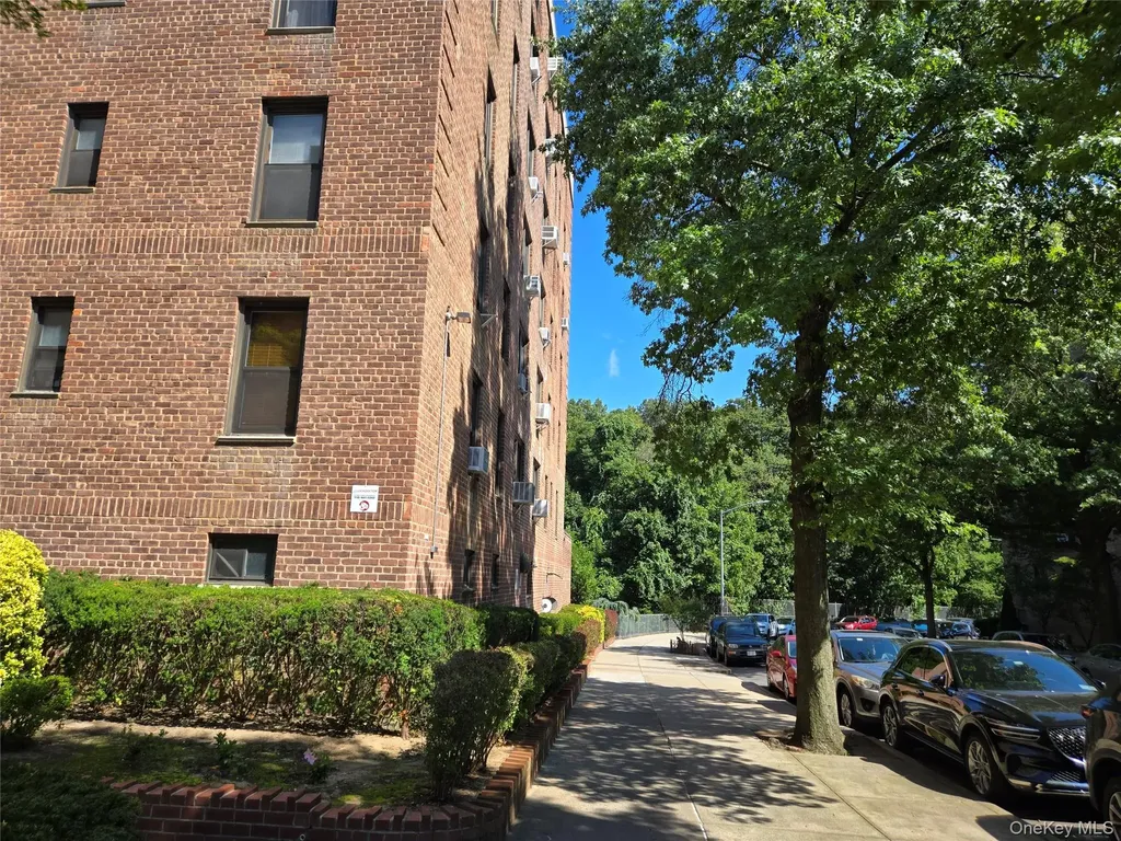83-25 98th Street Woodhaven NY 11421