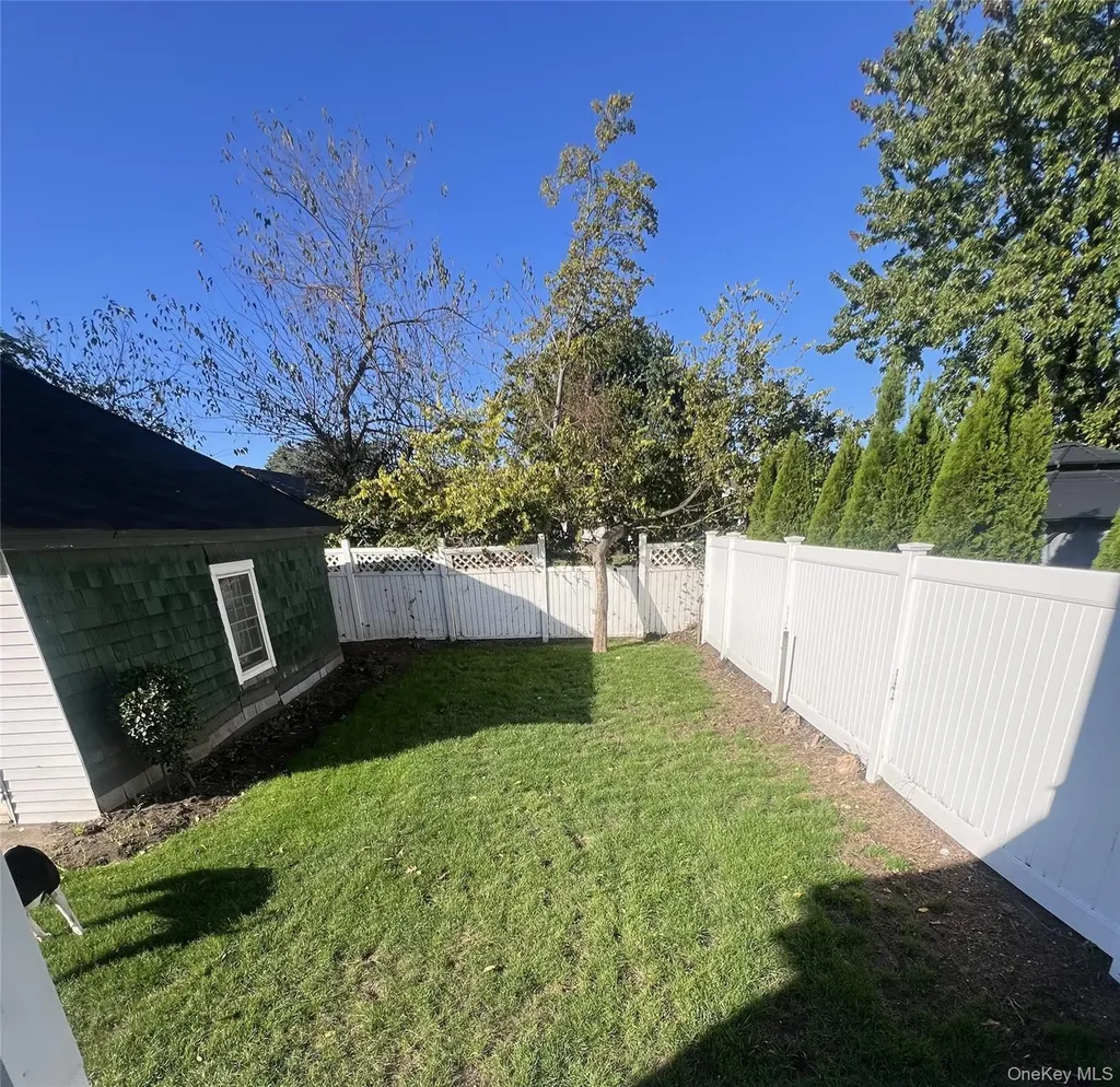 309 Franklin Avenue Hewlett NY 11557