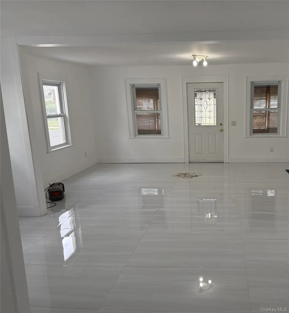 309 Franklin Avenue Hewlett NY 11557