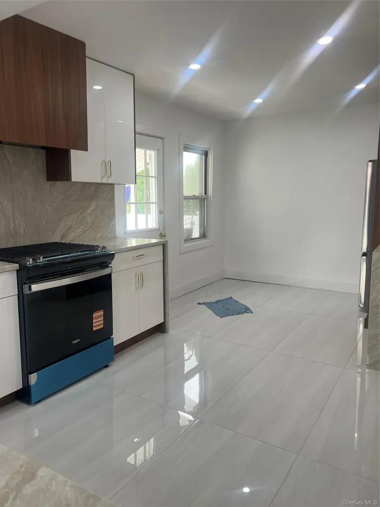 309 Franklin Avenue Hewlett NY 11557