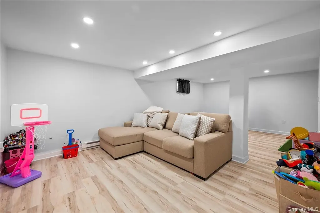 21 Keystone Road Yonkers NY 10710