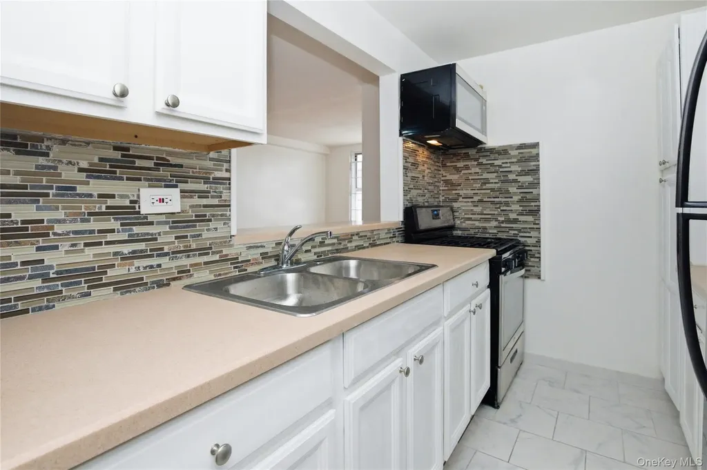 2385 Barker Avenue Bronx NY 10467