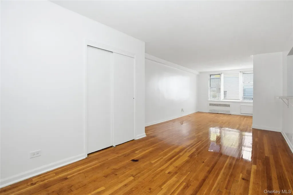 2385 Barker Avenue Bronx NY 10467