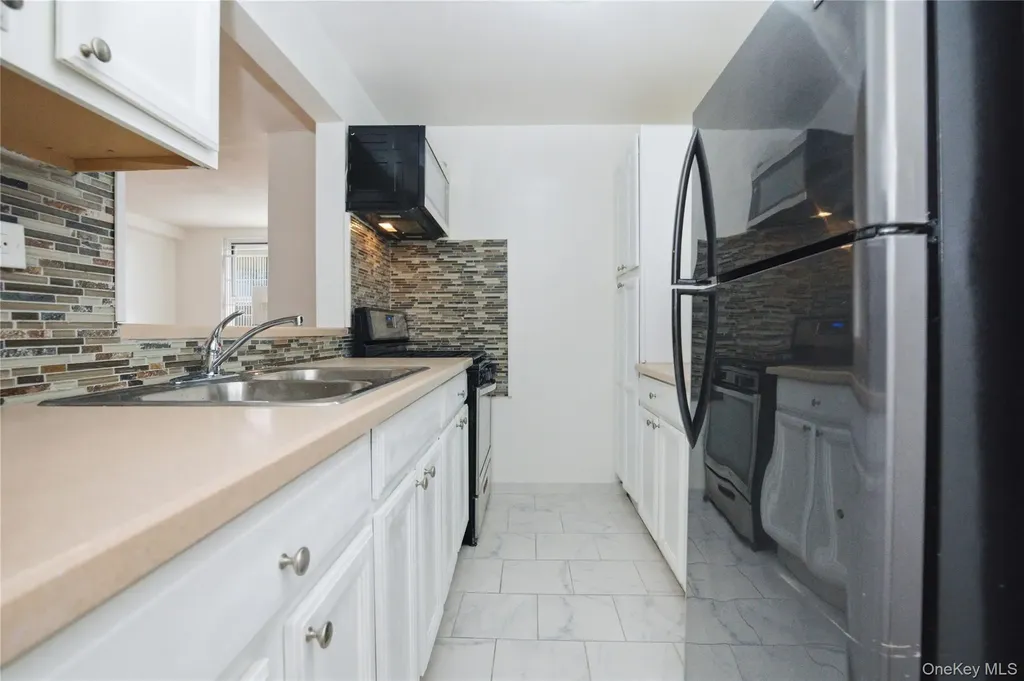 2385 Barker Avenue Bronx NY 10467