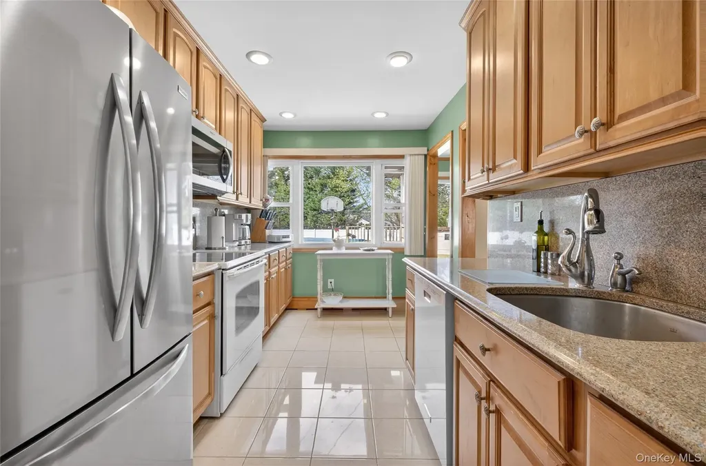 141 Cold Spring Road Syosset NY 11791
