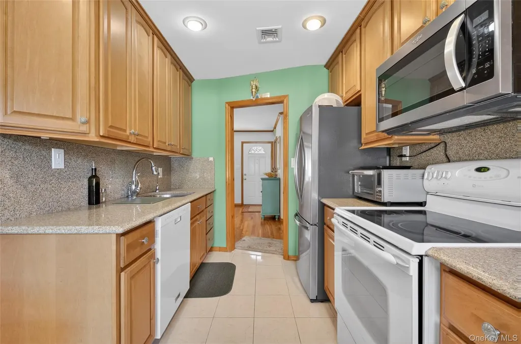 141 Cold Spring Road Syosset NY 11791