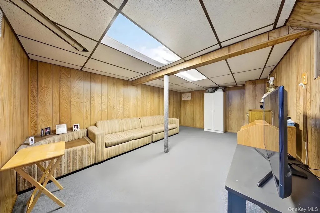 141 Cold Spring Road Syosset NY 11791