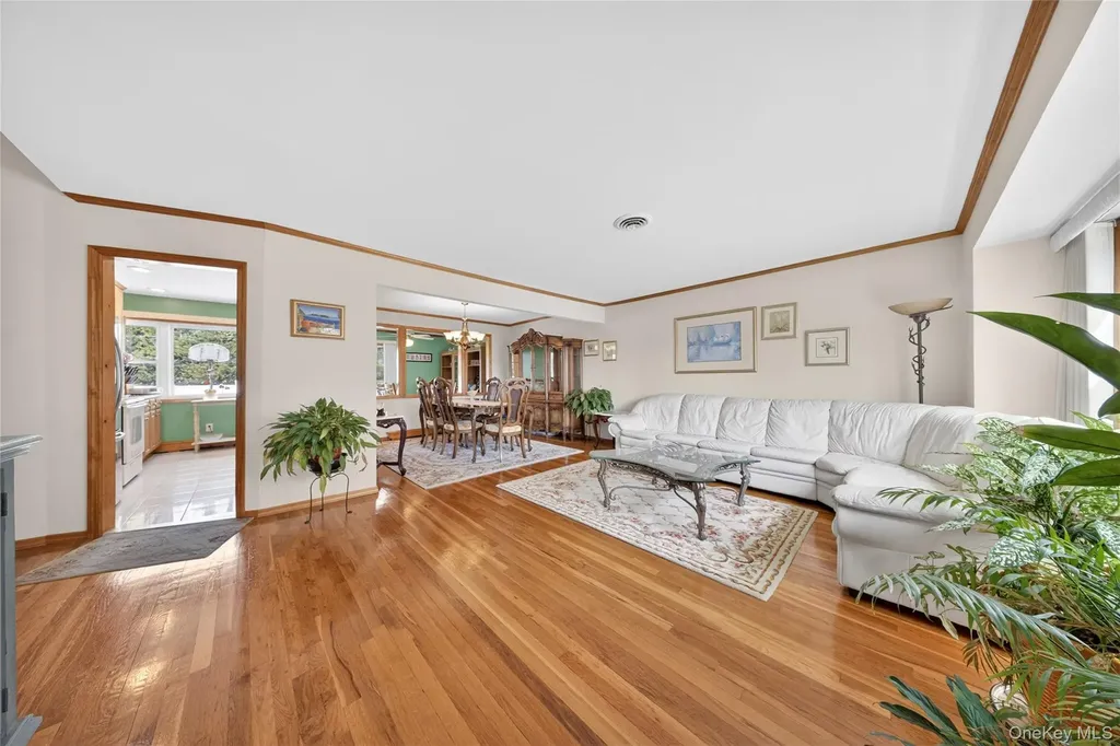 141 Cold Spring Road Syosset NY 11791