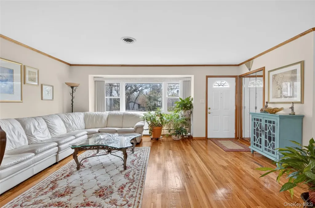 141 Cold Spring Road Syosset NY 11791